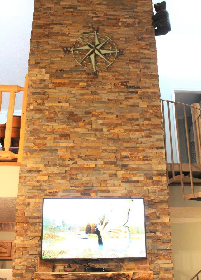 Spacious Downtown Condo Walking Distance To Downtown Gatlinburg Sleeps 6 Guests Bagian luar foto