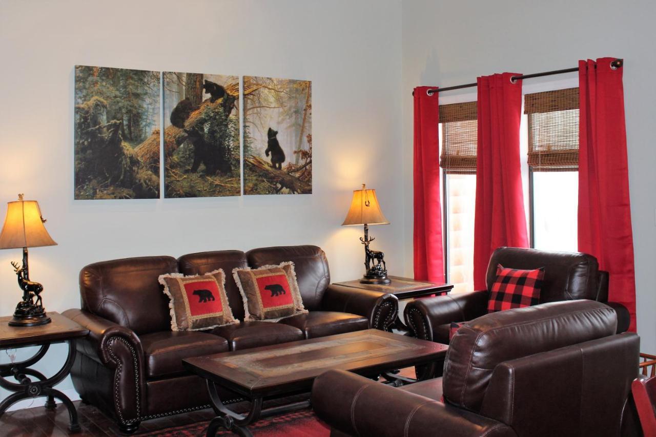 Spacious Downtown Condo Walking Distance To Downtown Gatlinburg Sleeps 6 Guests Bagian luar foto