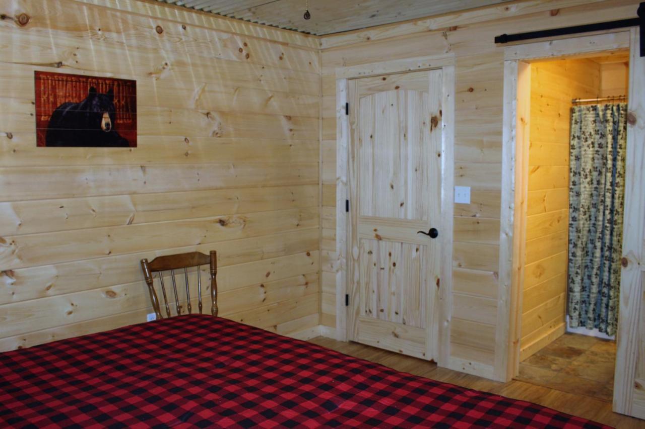 Spacious Downtown Condo Walking Distance To Downtown Gatlinburg Sleeps 6 Guests Bagian luar foto